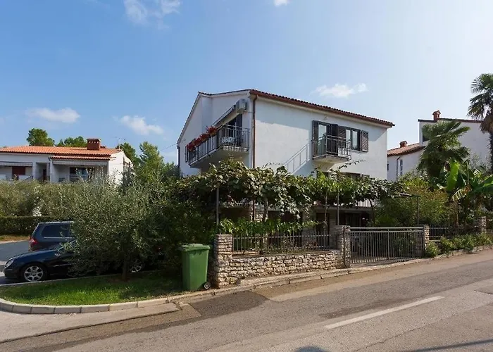 Apartment With Parking Space - 24293 *