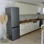 With Parking Space - 24293 פורץ